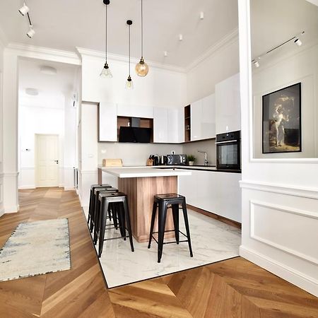 Luxury Apartment By Hi5 - Bazilika Suite Budapest Exterior photo